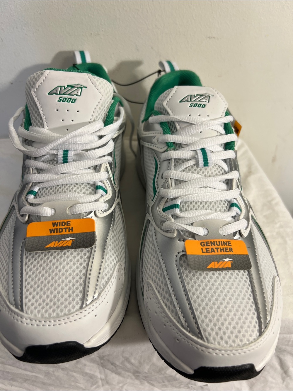 NEW WITH TAG Avia Women's 5000 Performance Sneakers Green/White 10W - Picture 3 of 10